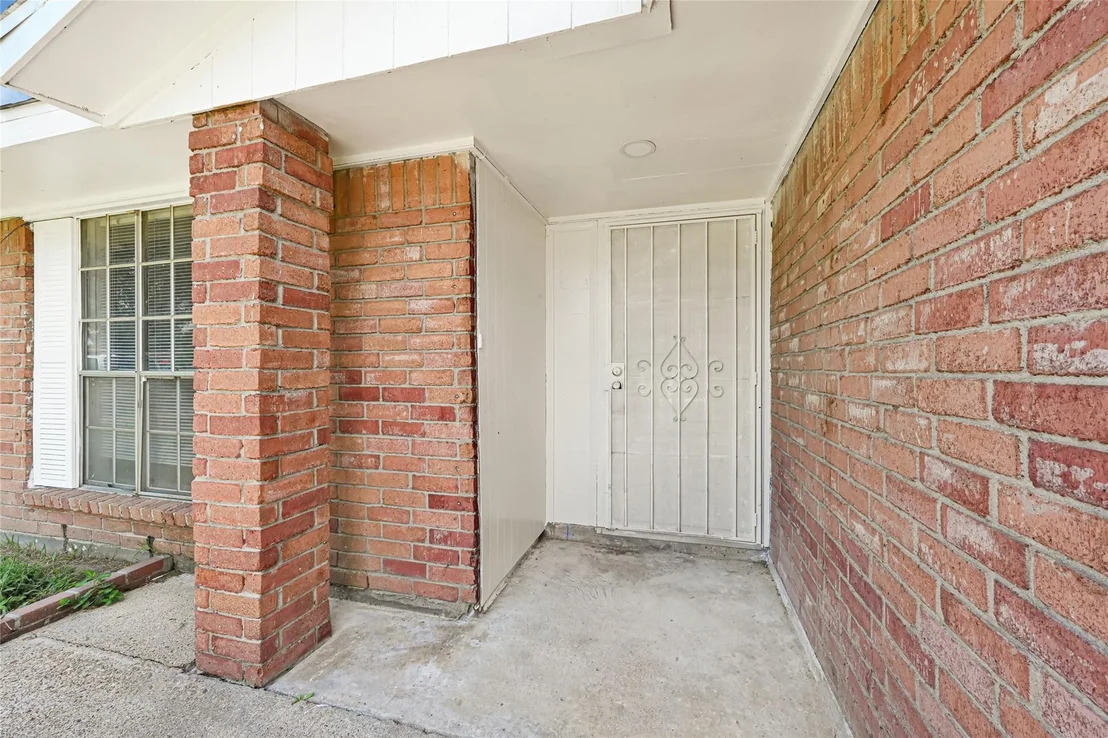 Photo of 1123 Fallbrook Drive