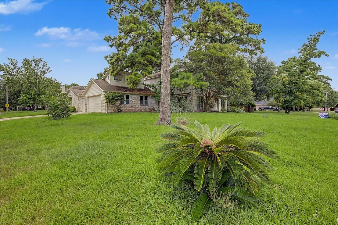 Photo of 12103 Hawthorne Drive