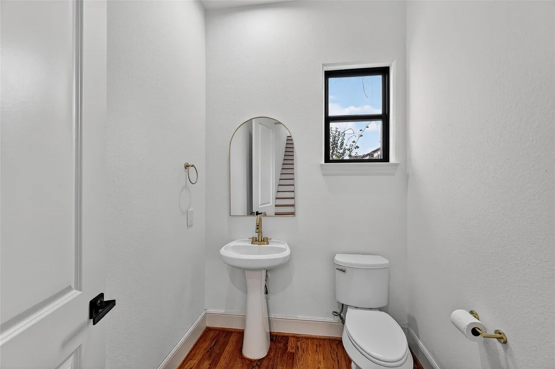 Photo of 2407 Radcliffe Street