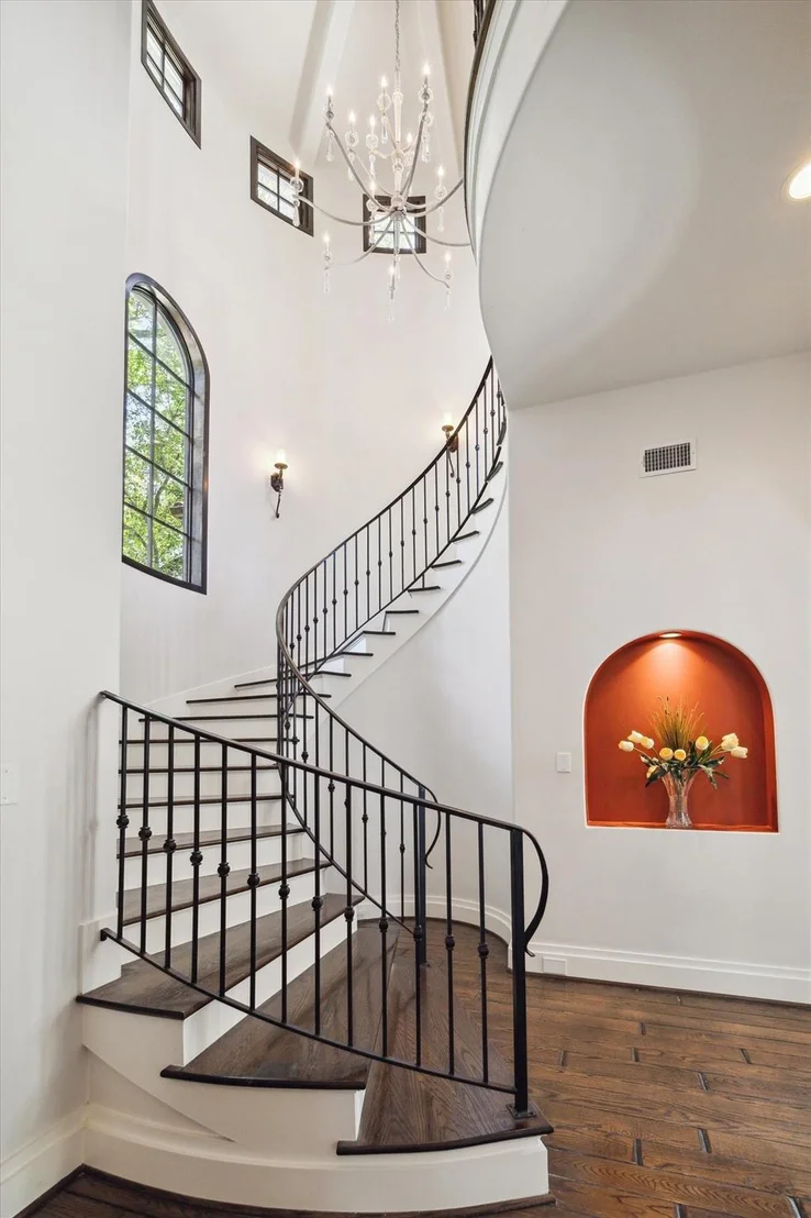 Photo of 5556 Lynbrook Drive