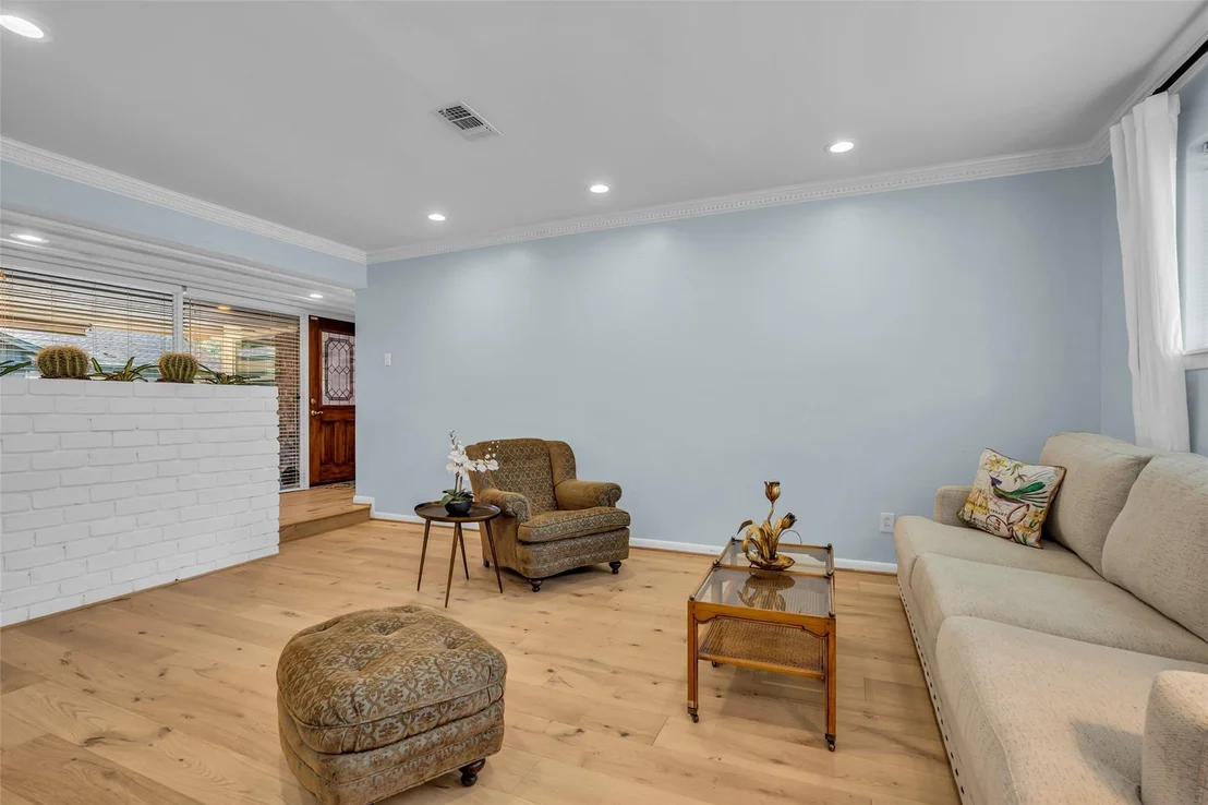 Photo of 10127 Hazelhurst Drive