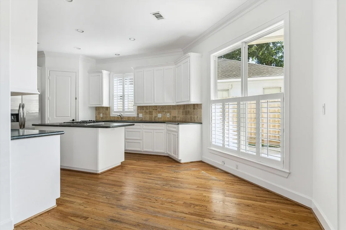 Photo of 6106 Fordham Street
