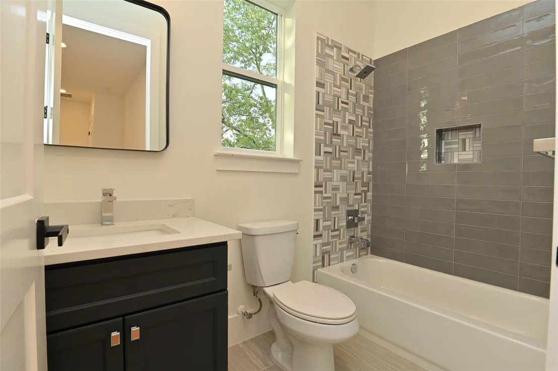 Photo of 1733 Du Barry Lane