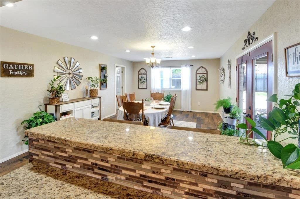 Photo of 807 Ridgelea Drive