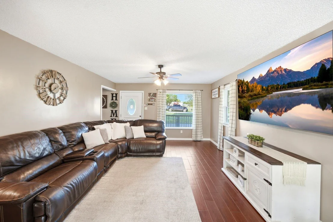 Photo of 133 Meadow View Boulevard
