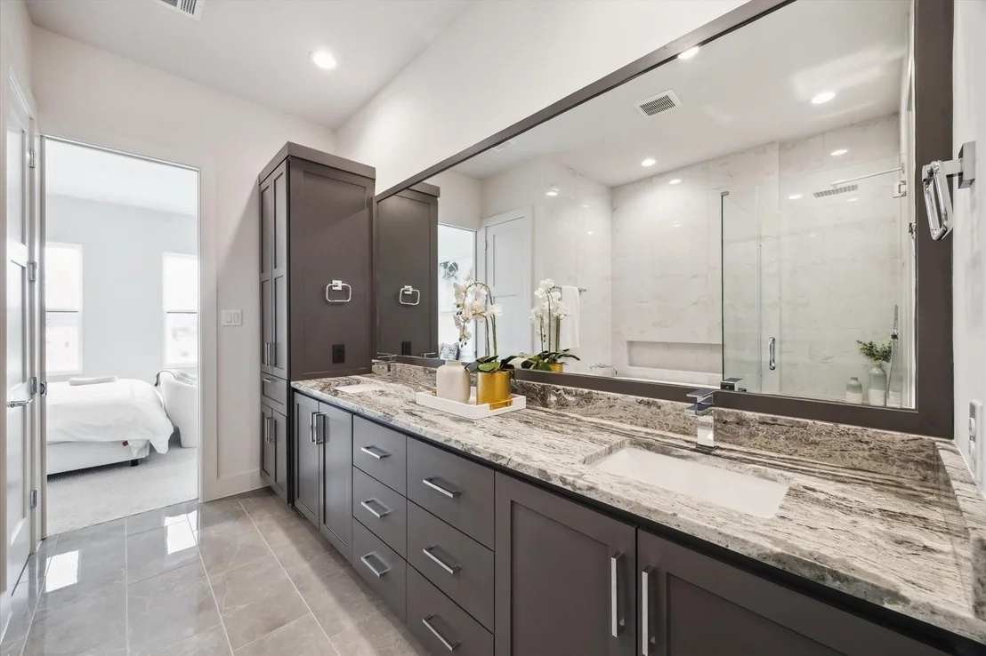 Photo of 2105 Emancipation Avenue