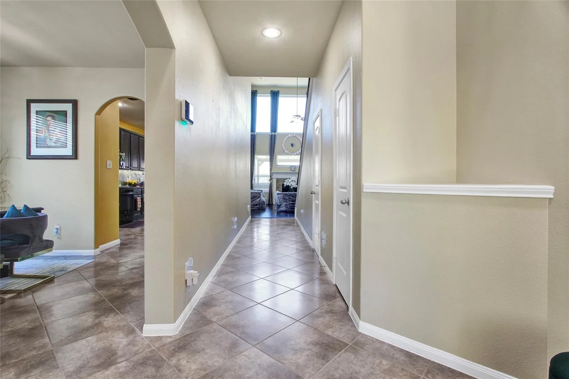 Photo of 1242 S Maple Drive