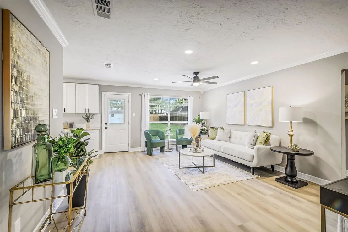 Photo of 8333 Lanham Lane