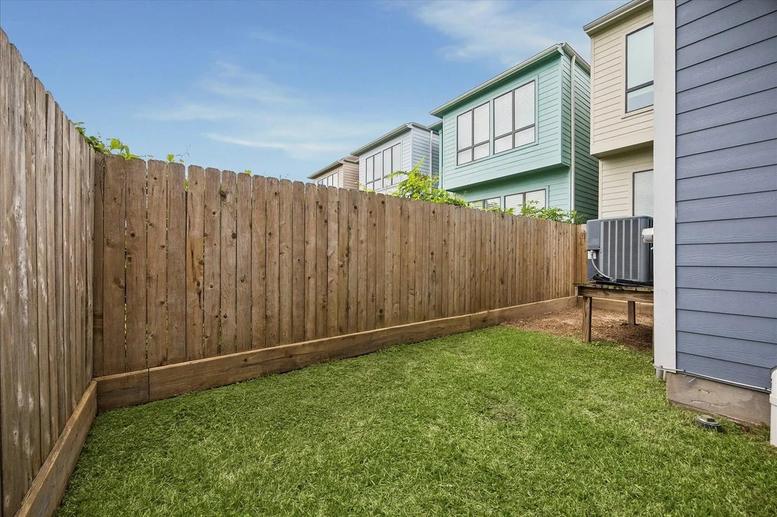 Photo of 2416 Couch Street