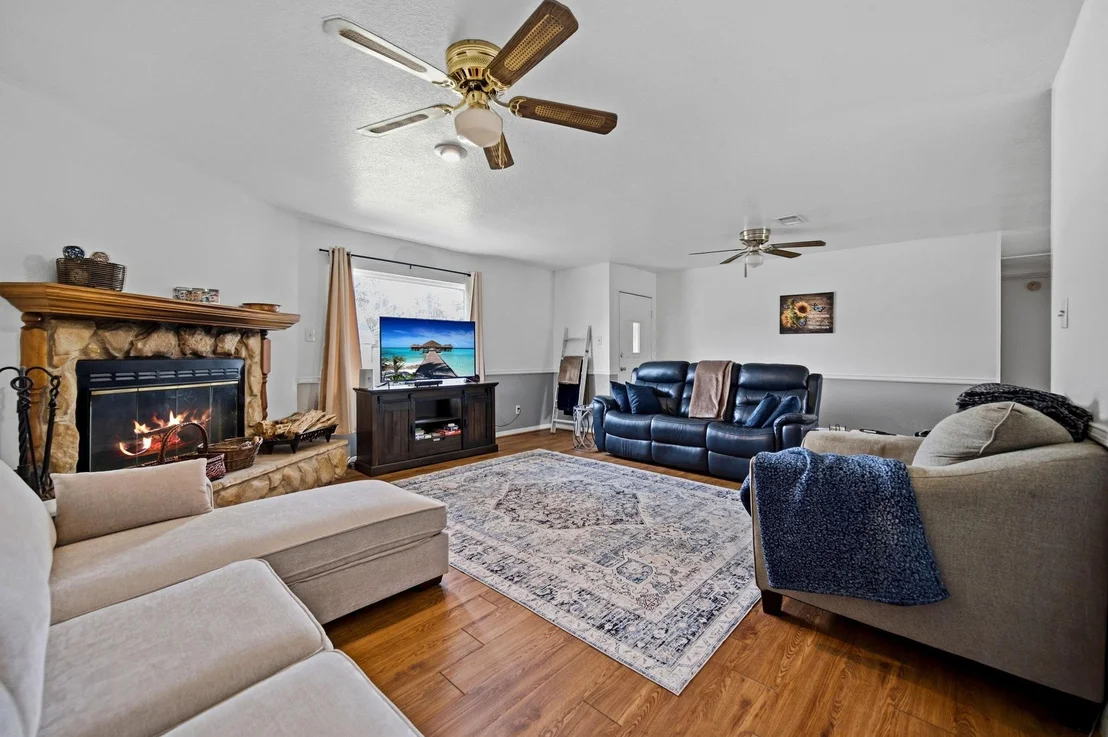Photo of 400 Dora Street