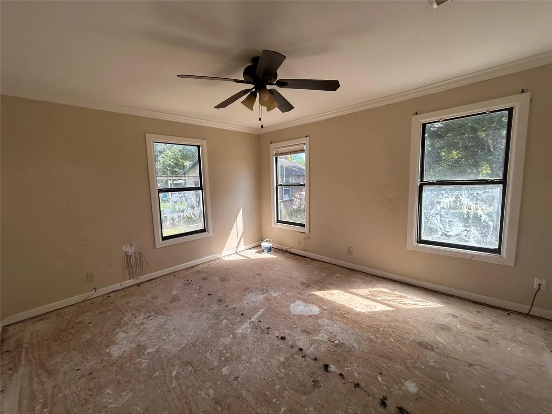 Photo of 220 Charles Avenue