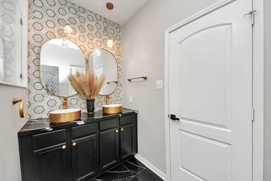 Photo of 6931 Primrose Road