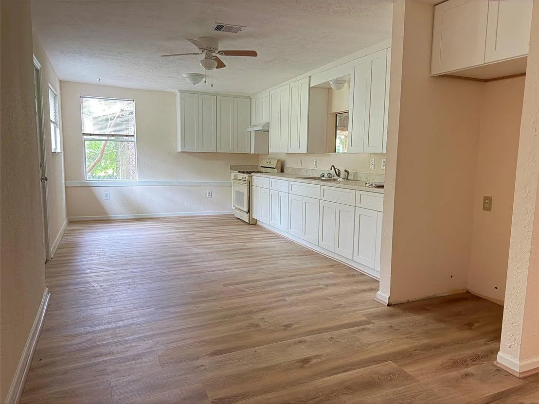 Photo of 15212 Cedar Circle