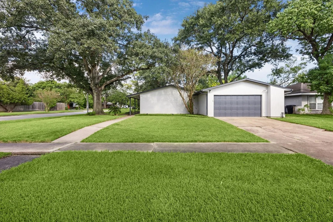 Photo of 8621 Bob White Drive