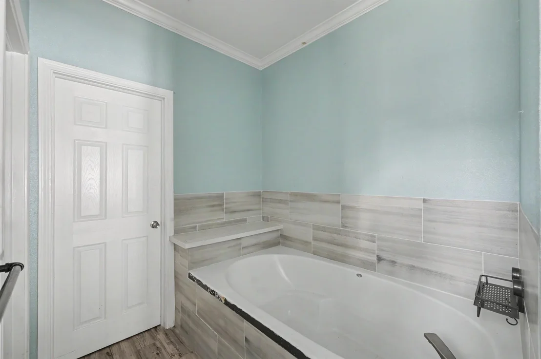 Photo of 5110 Lakeshore Drive