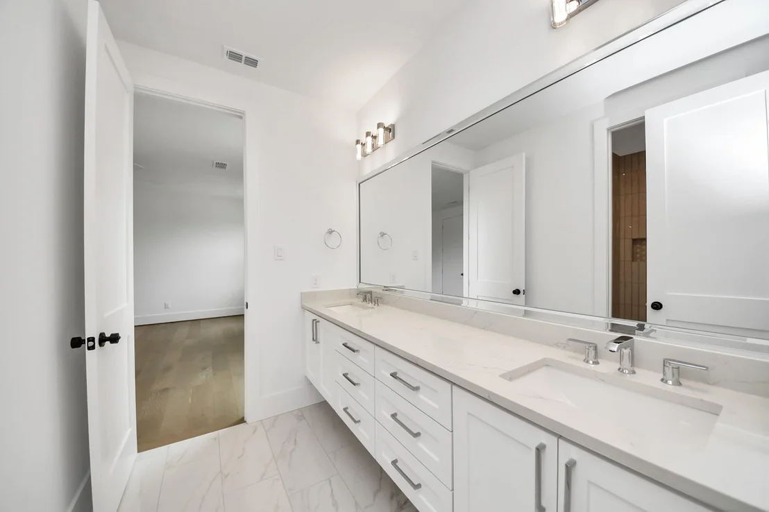 Photo of 1705 Saxon Drive