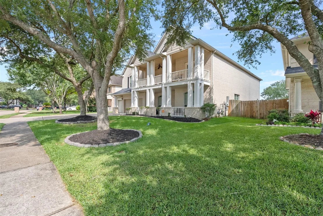 Photo of 1012 Walnut Pointe