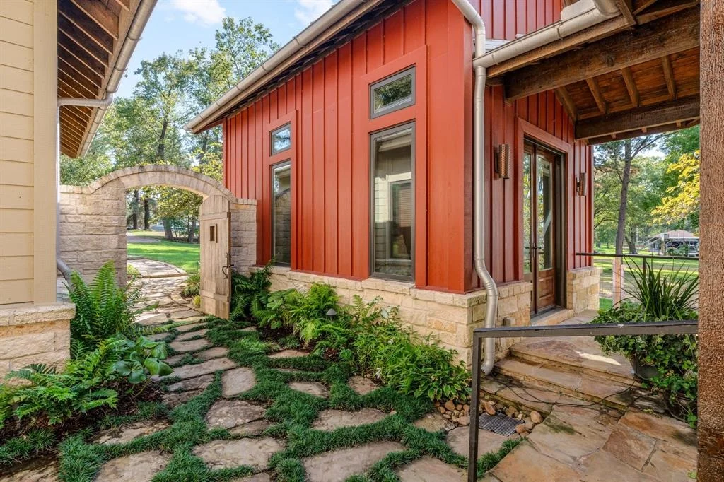 Photo of 16480 Hunters Trail