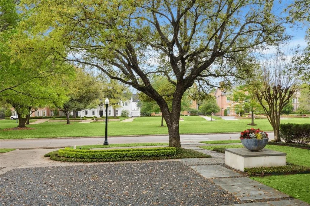 Photo of 2949 Chevy Chase Drive