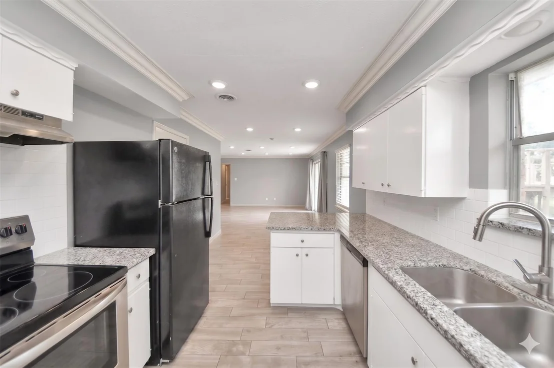 Photo of 5815 Effingham Drive
