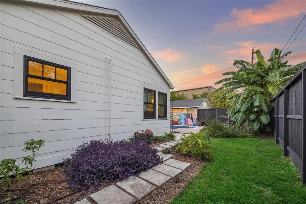 Photo of 901 Walling Street
