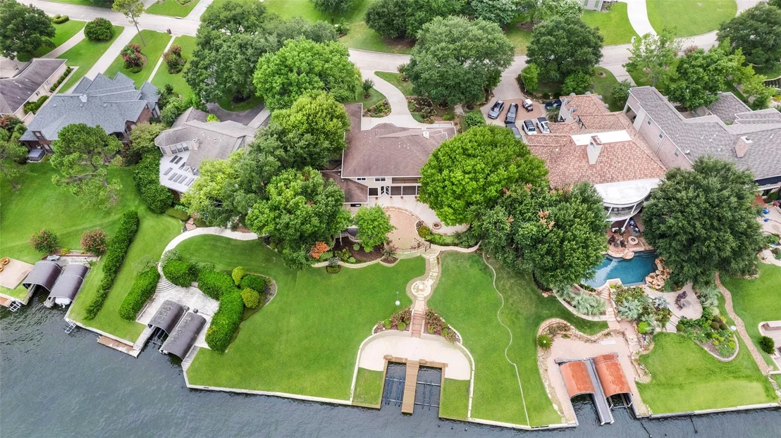 Photo of 143 Waterfront Drive