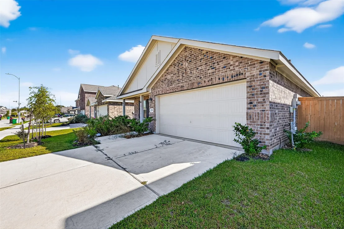 Photo of 27119 Breakaway Lane