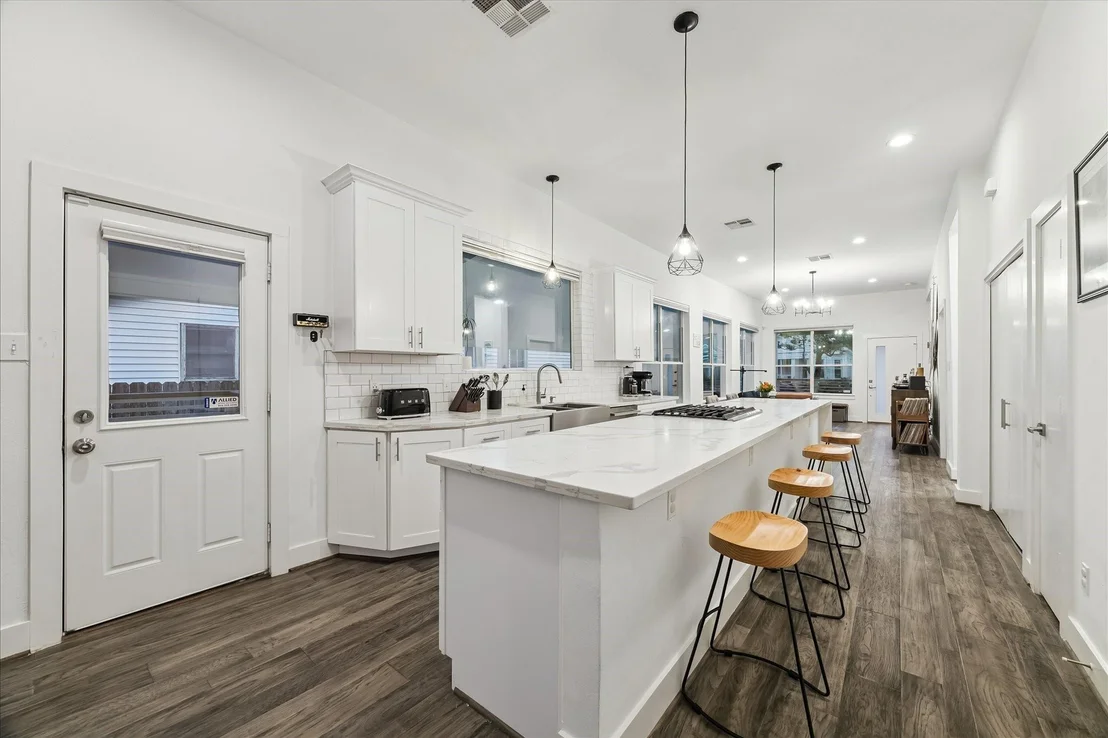 Photo of 2112 Common Street