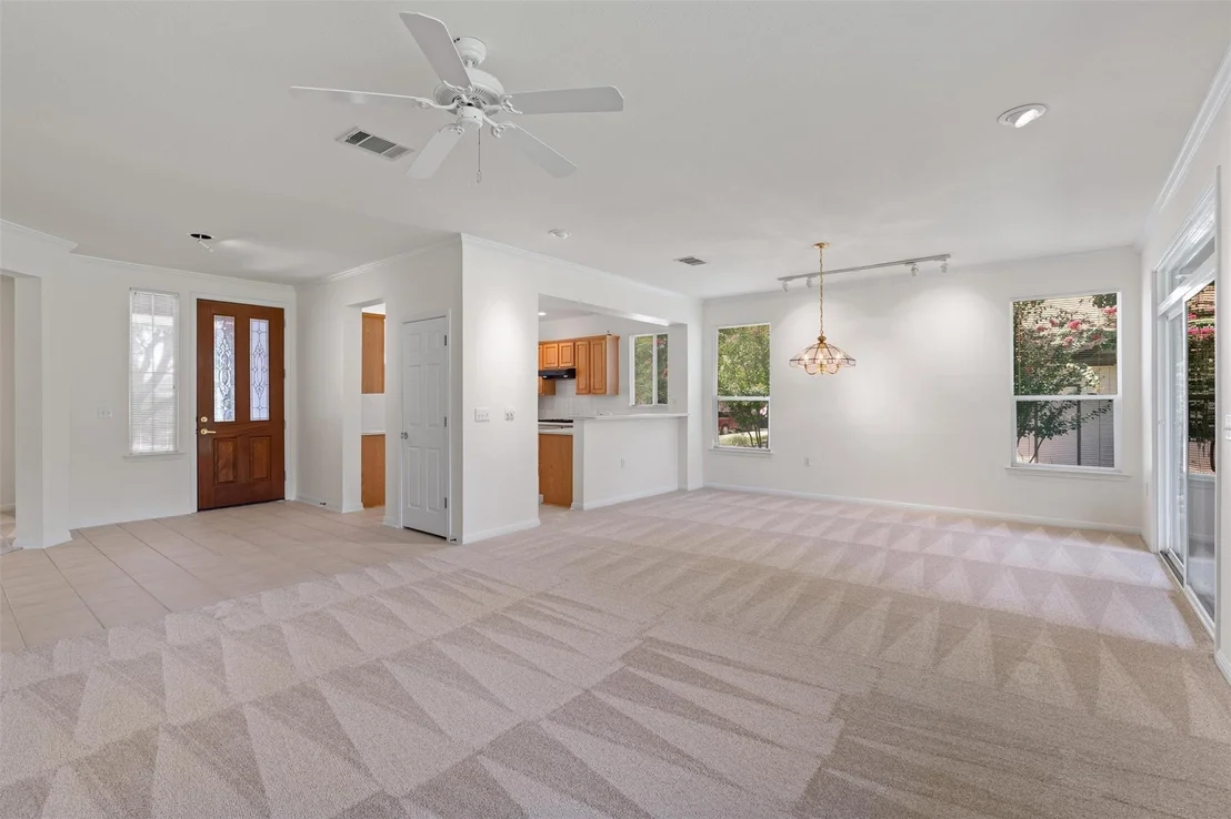 Photo of 103 Brooks Circle