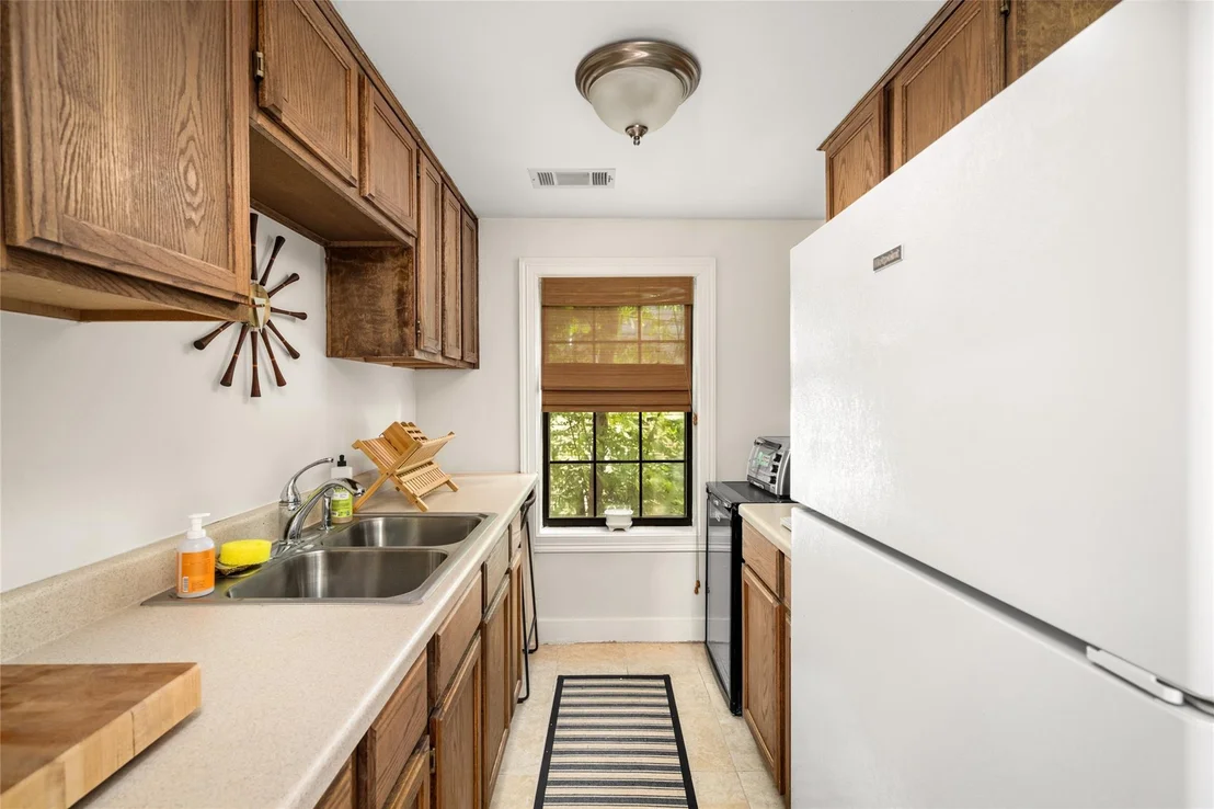 Photo of 2035 South Boulevard