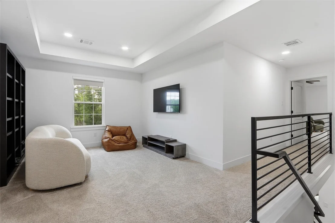 Photo of 6747 Peerless Street