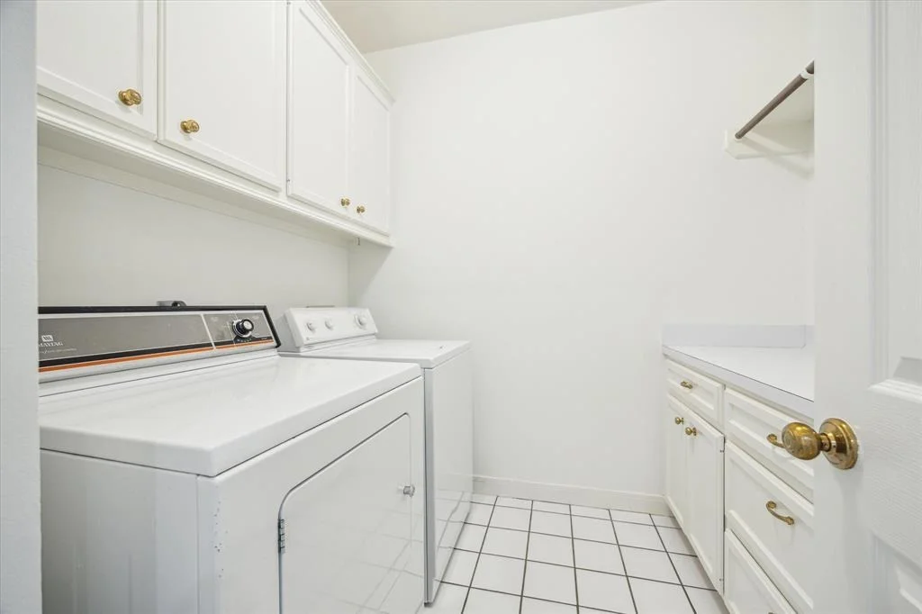 Photo of 2537 Addison Road