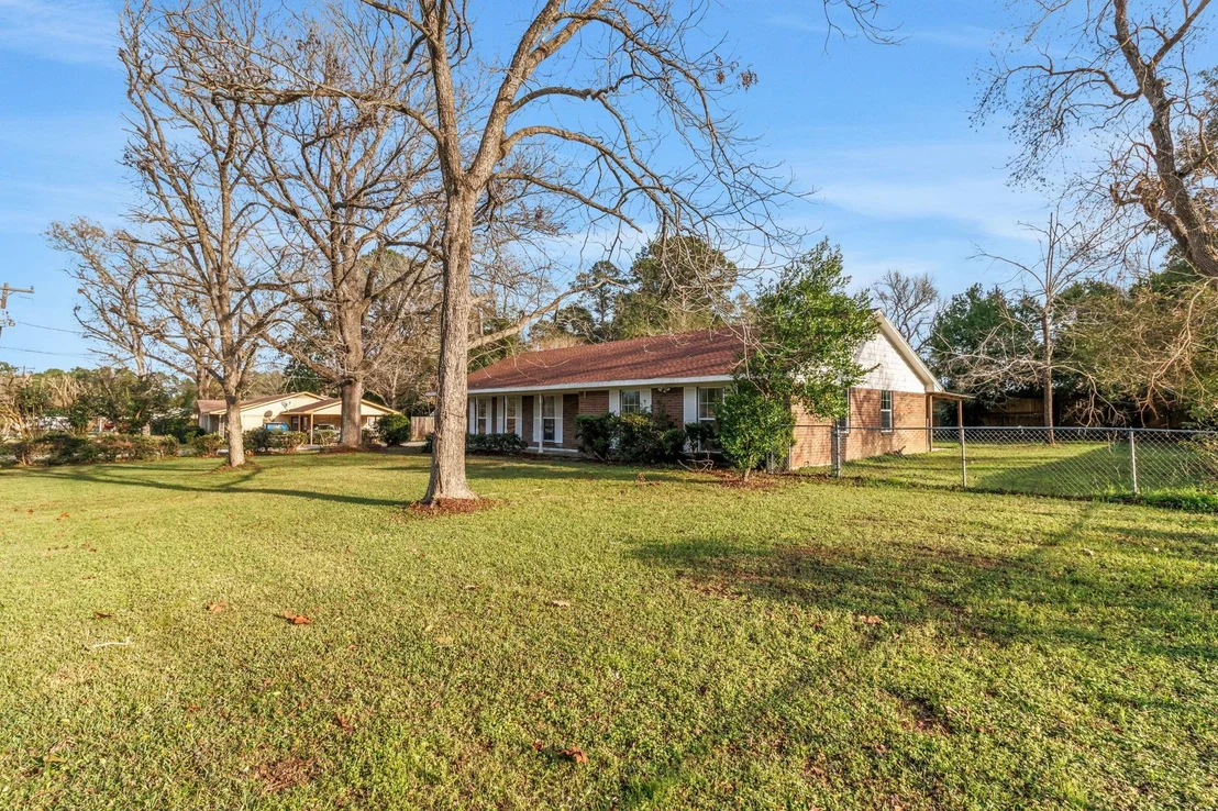 Photo of 20 Woods Lane