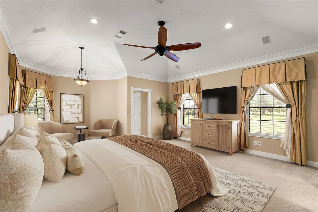 Photo of 2 Oak Crest Circle