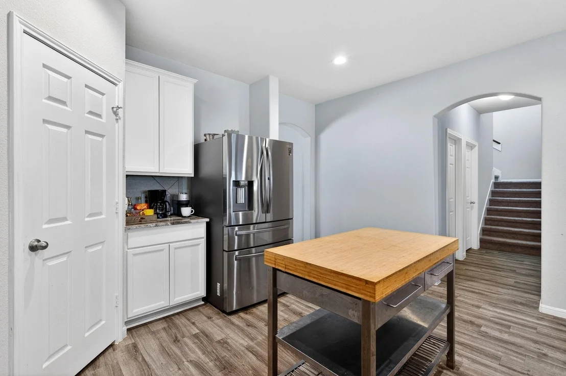Photo of 2121 Cedar Way Dr