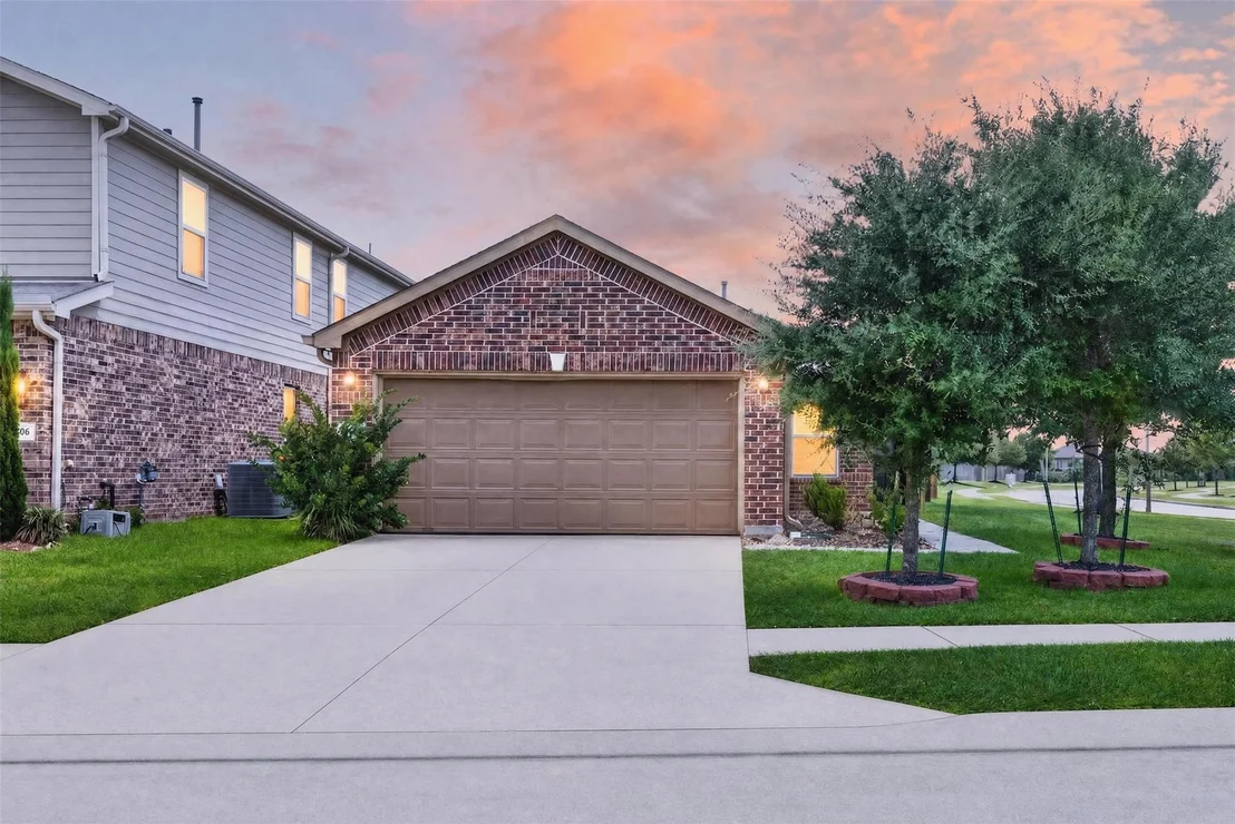 Photo of 5202 Pine Forest Ridge Street