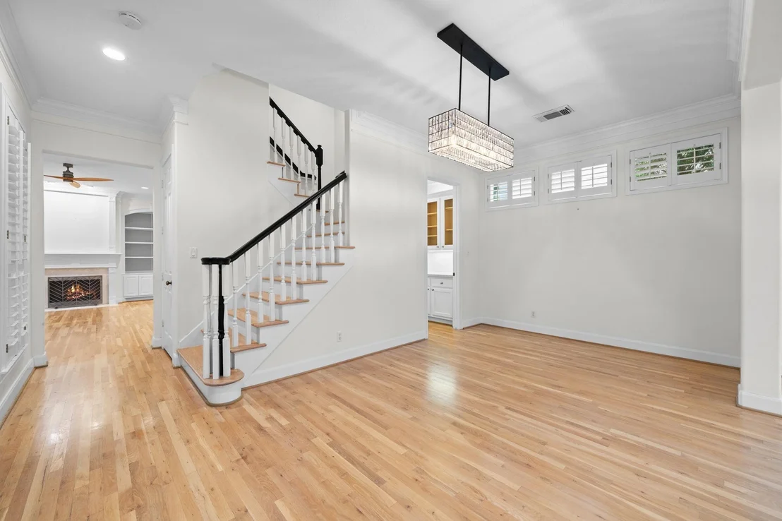 Photo of 3403 Crest Hill Lane