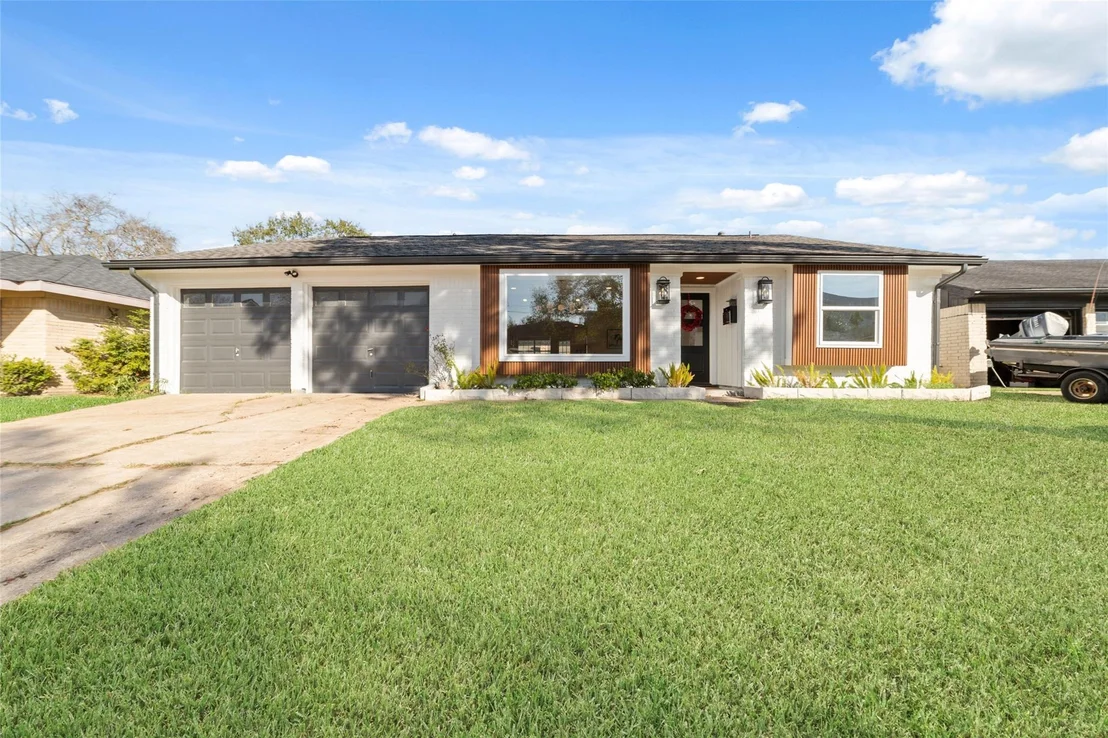 Photo of 15326 E Hampton Circle