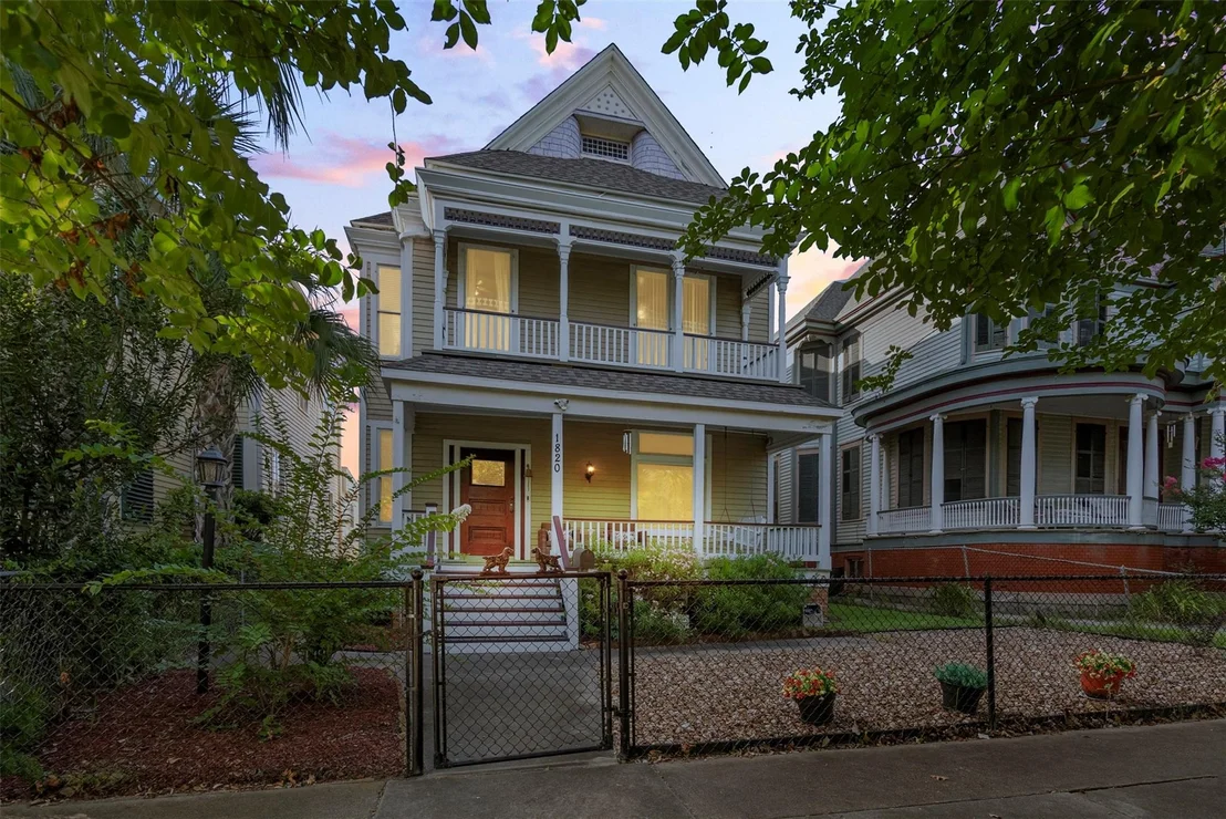 Photo of 1820 Winnie Street