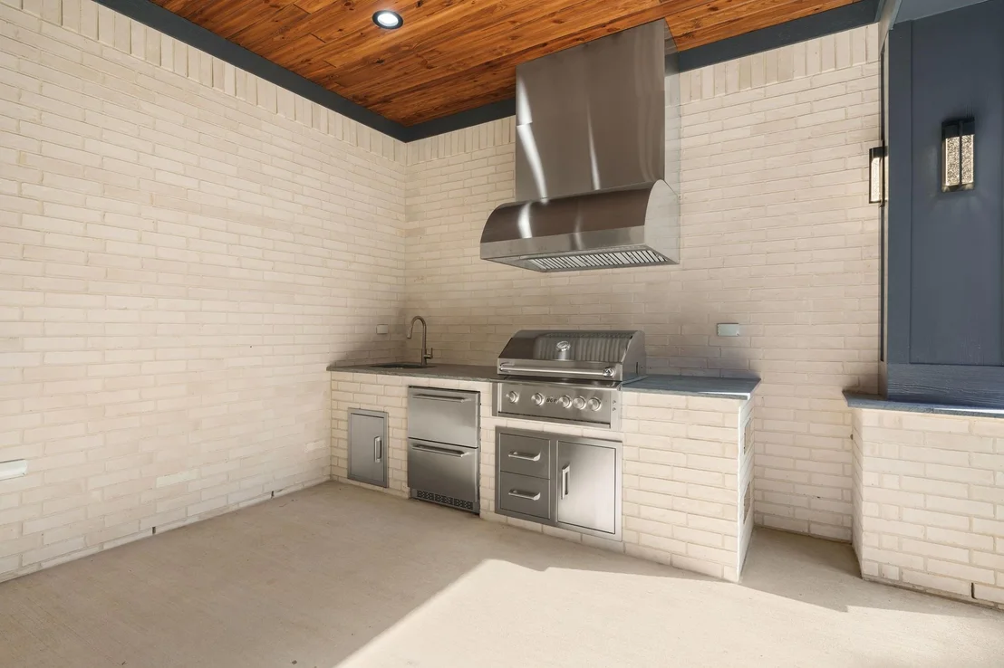 Photo of 7111 Lorna Road