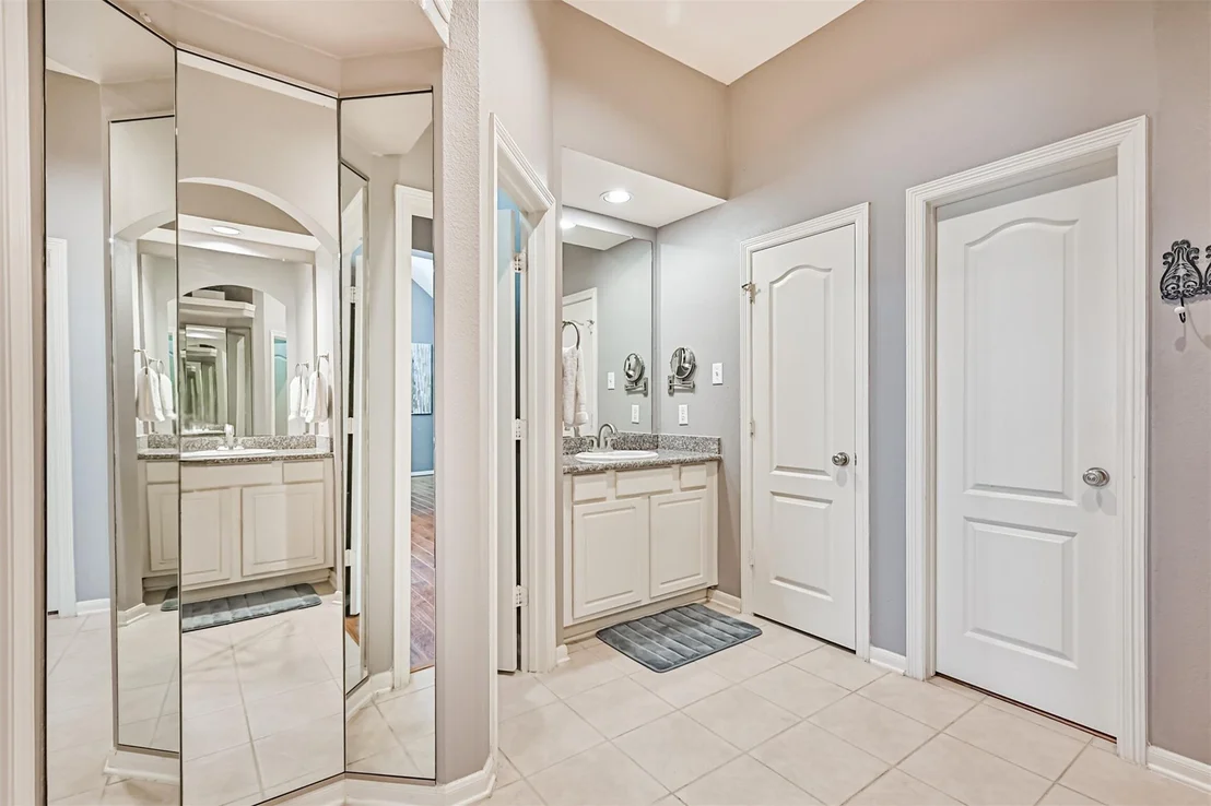 Photo of 3318 Silverbrook Lane