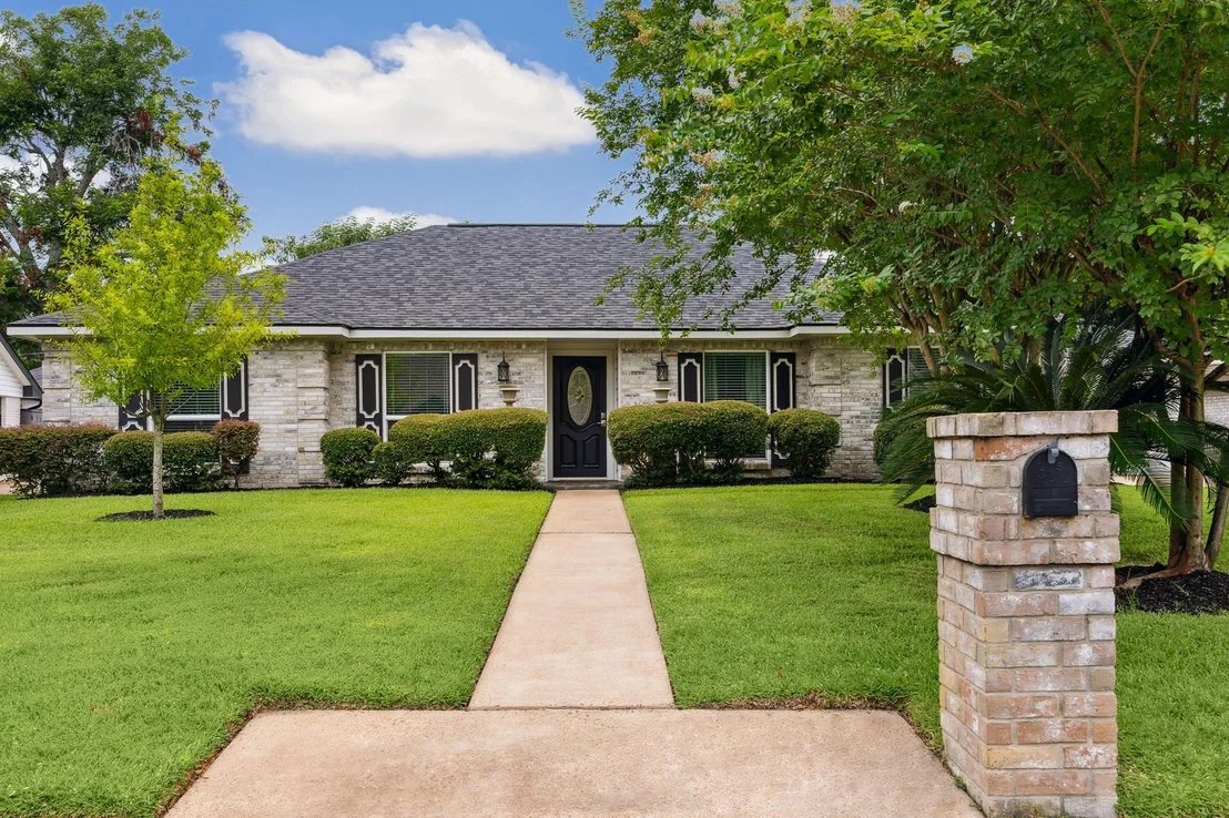 Photo of 2523 Moss Hill Drive