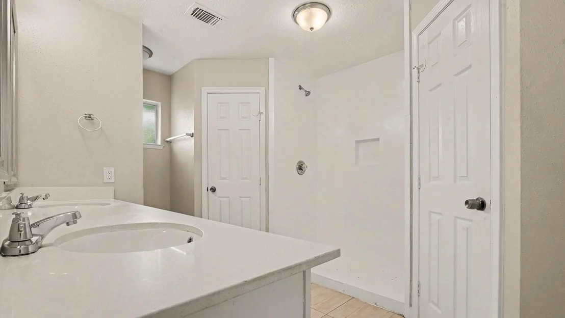Photo of 15342 Reigate Lane