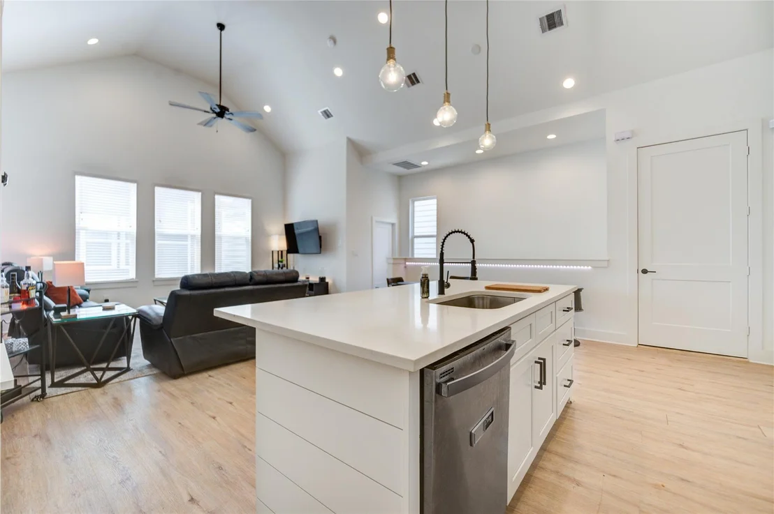 Photo of 2534 Terry Street
