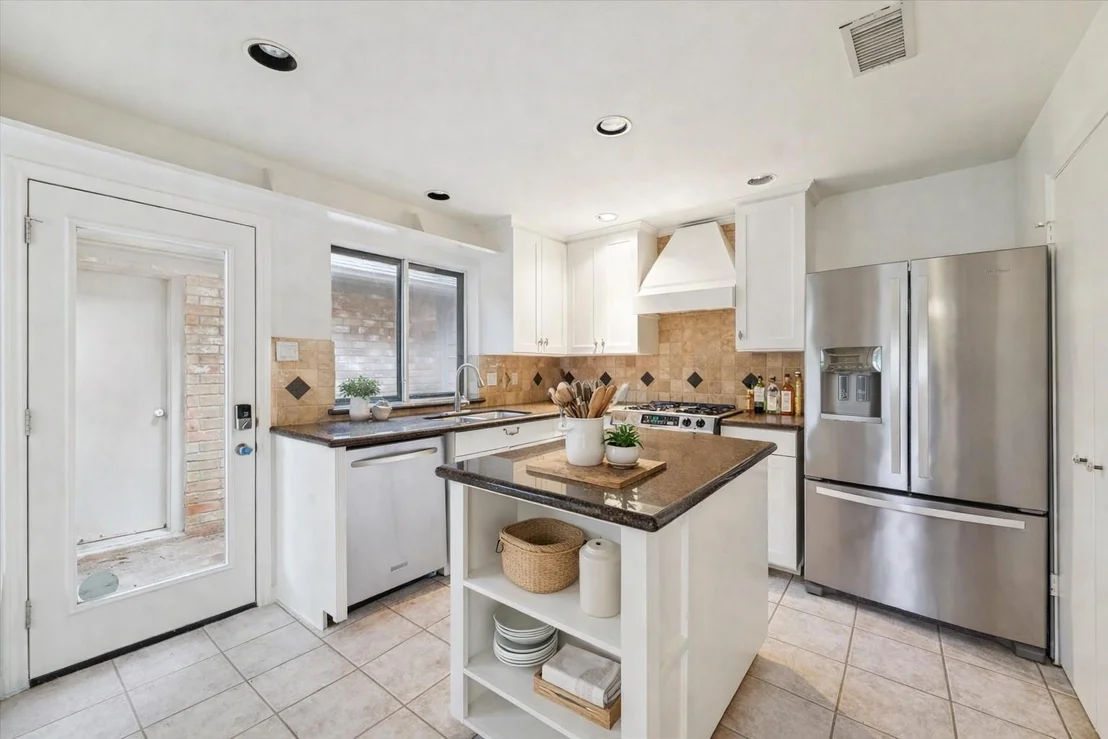 Photo of 12 Lakeridge Drive