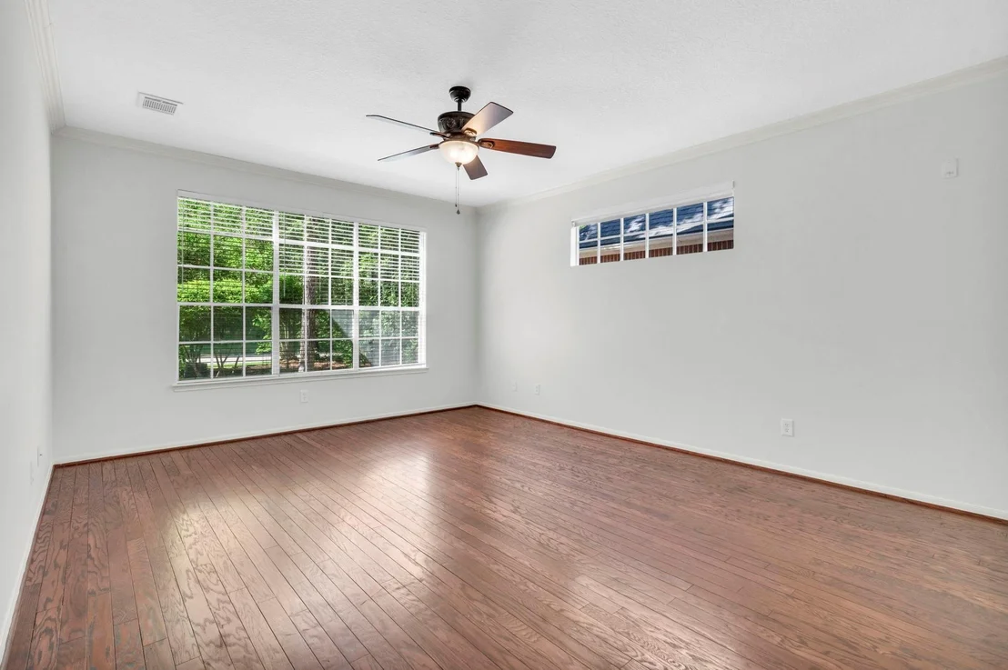 Photo of 186 S Cochrans Green Cir