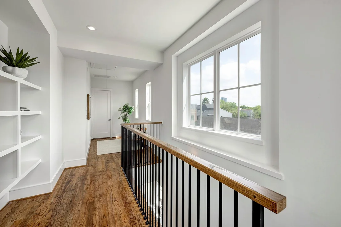 Photo of 802 Detering Street