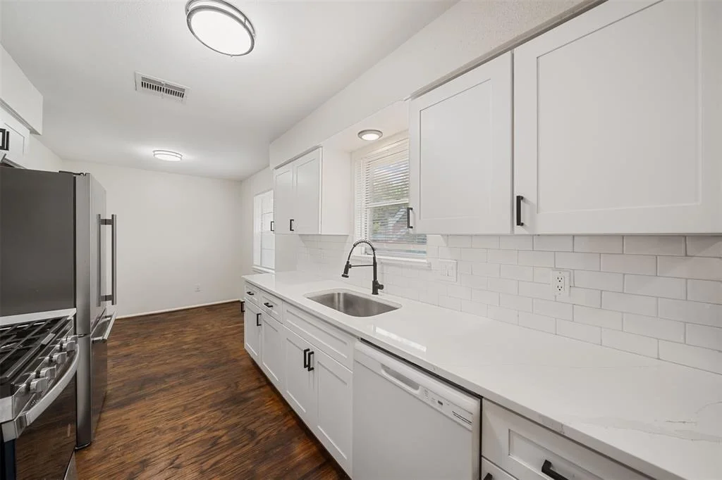 Photo of 15027 Bathurst Drive