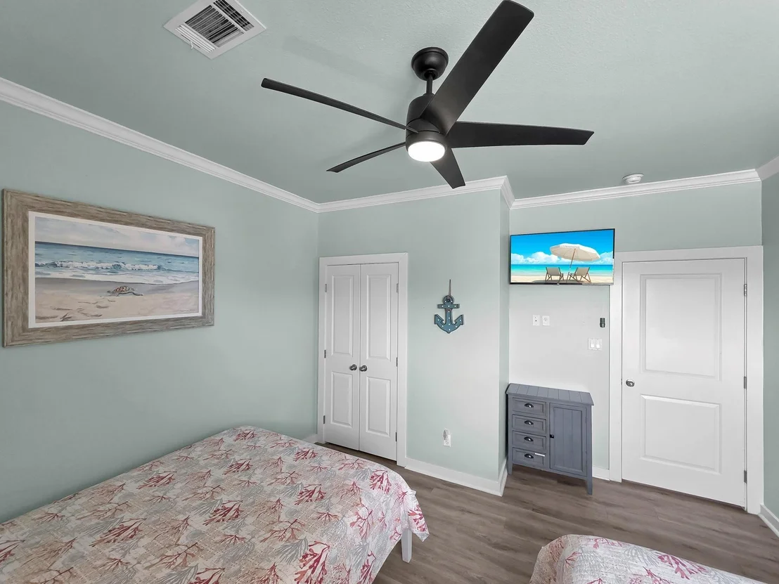 Photo of 962 Surfside Drive