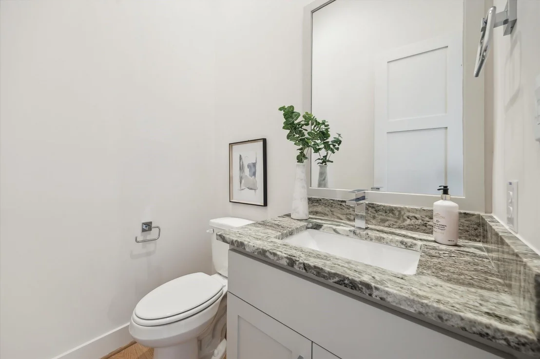 Photo of 2117 Emancipation Avenue